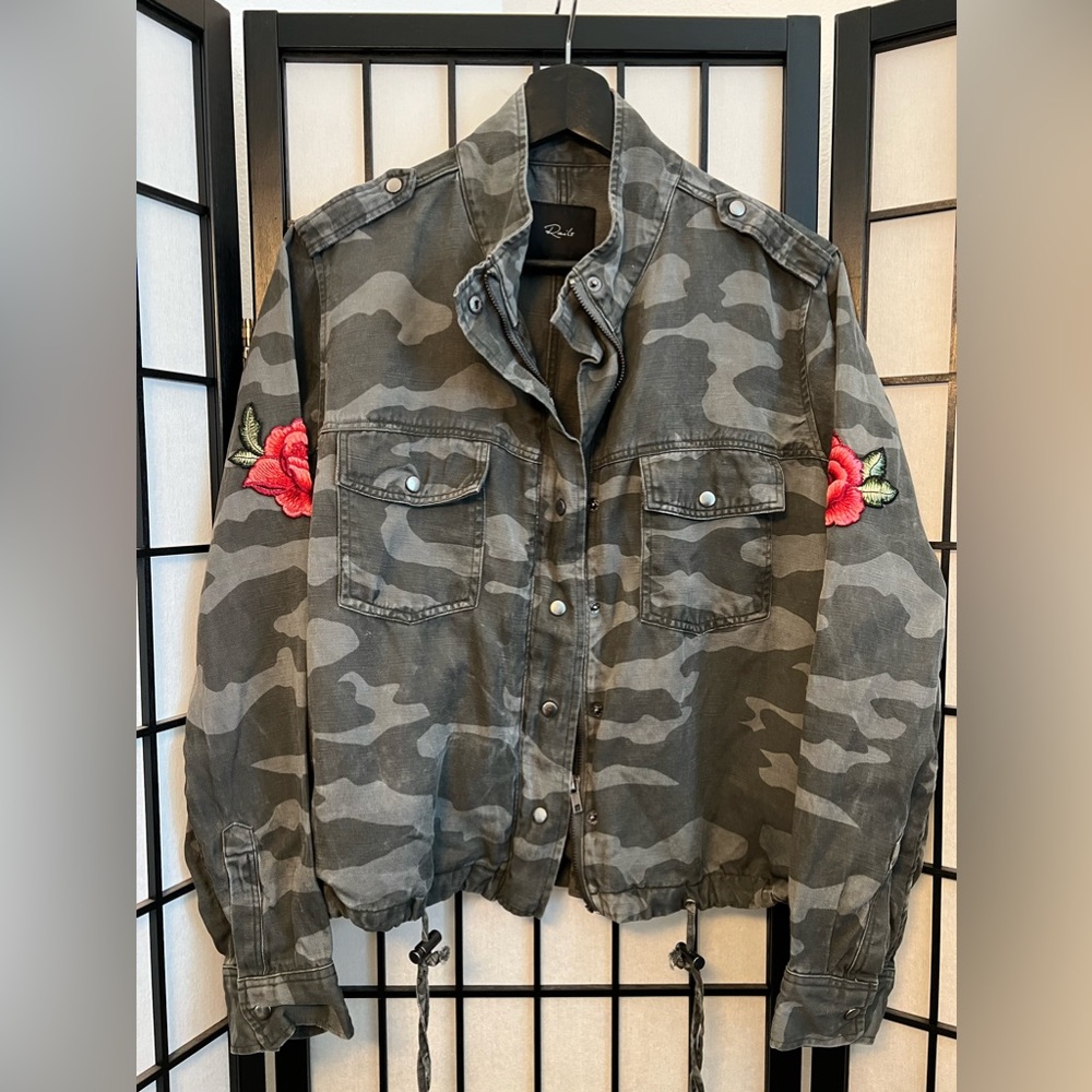 Rails army green jacket with 🌹embroidery on both sleeves
